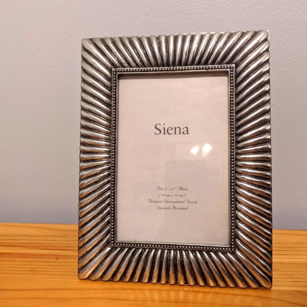 Silverplated, Tarnish Resistant 4x6in Frame